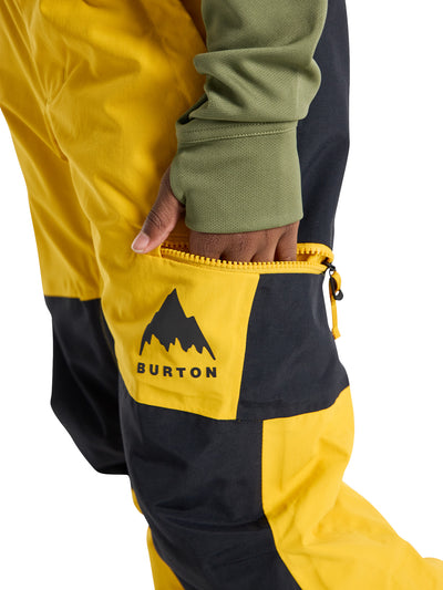 Burtonin lasten Skylar Pants -lumilautailuhousut värissä Goldenrod lähikuvassa sivutasku. 