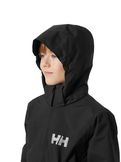 Helly Hansenin musta Jr Shelter HT Jacket, lasten  ja nuorten välikausitakki, kuva lapsen päällä huppu päässä
