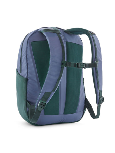 Patagonian 24 litranen Atom Day Pack -reppu värissä Current Blue takaa kuvattuna