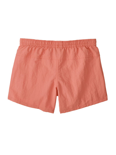 Patagonian lasten Baggies 4" shortsit Peak Pink -sävyssä takaa kuvattuna