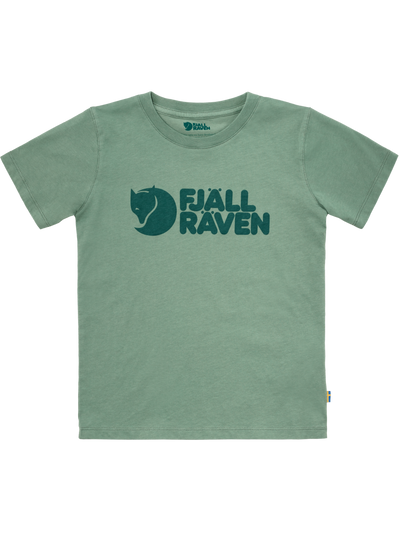 Fjällrävenin lasten ja nuorten Kid logo t-paita luomupuuvillaa värissä Patina Green edestä kuvattuna