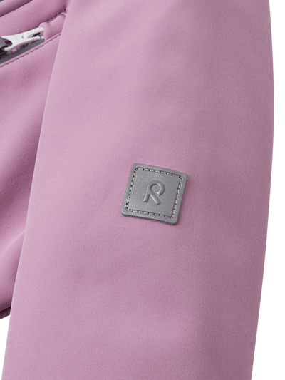 Reima Vantti lasten softshell takki lähikuva hihan R-logosta värissä Grey Pink