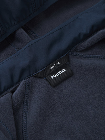 Reima Vantti lasten softshell takki värissä Navy lähikuva ripustuslenkistä