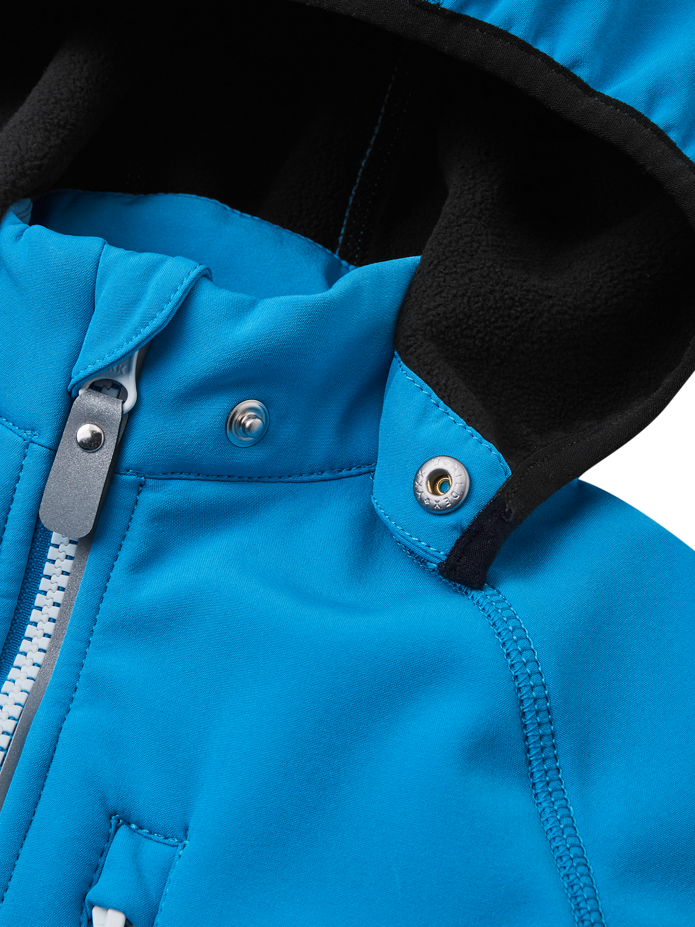 Reima Vantti lasten softshell takki lähikuva värissä True Blue